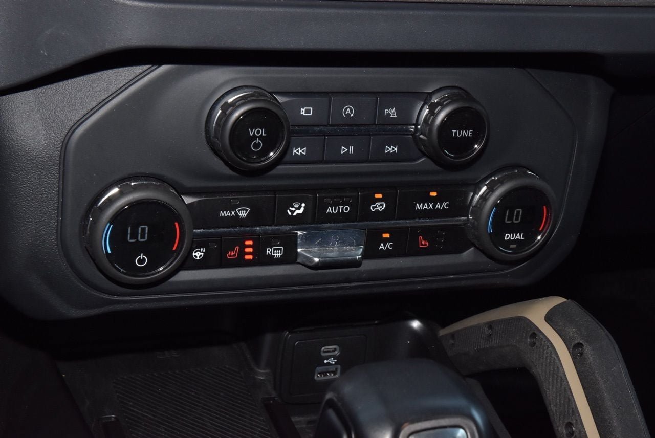 Certified 2025 Ford Bronco Badlands AWD/4WD image 31