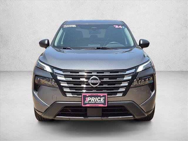 Used 2024 Nissan Rogue S AWD/4WD image 2