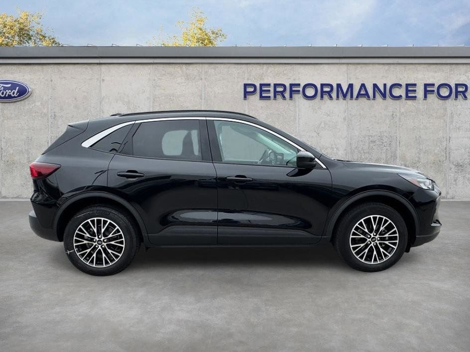 Certified 2023 Ford Escape SE FWD image 6