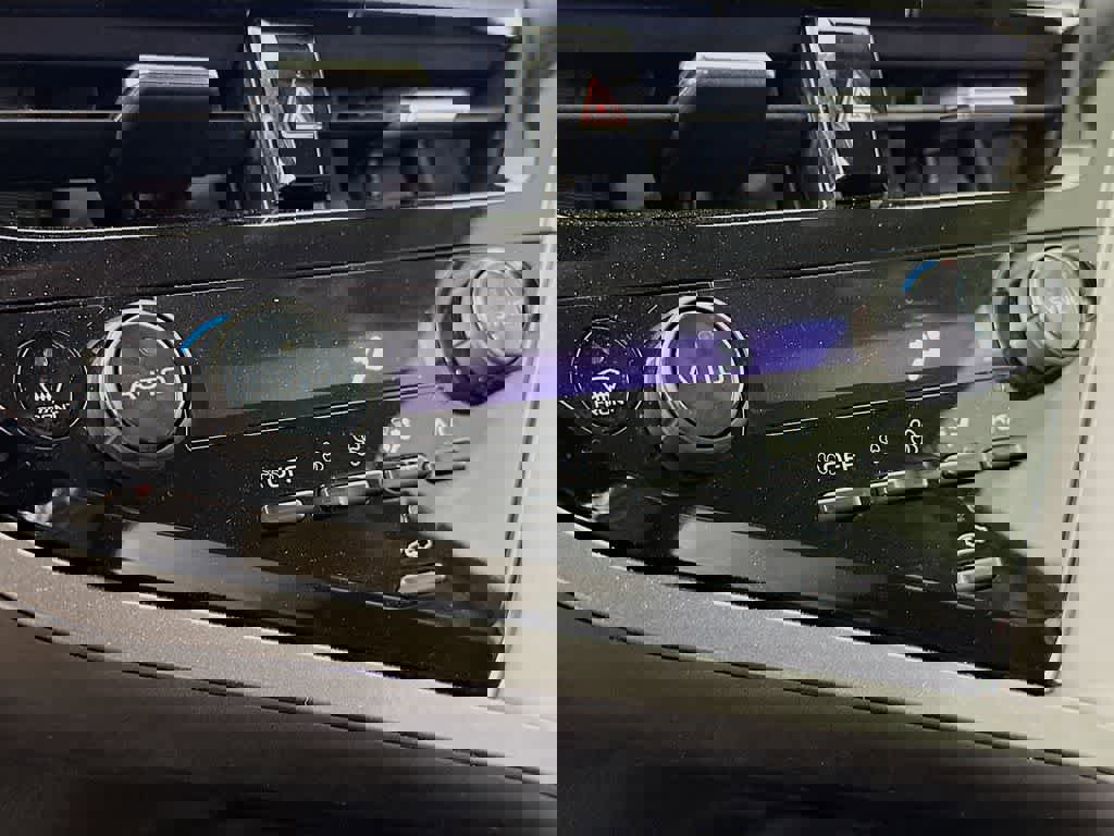 Used 2022 Toyota Camry LE image 17