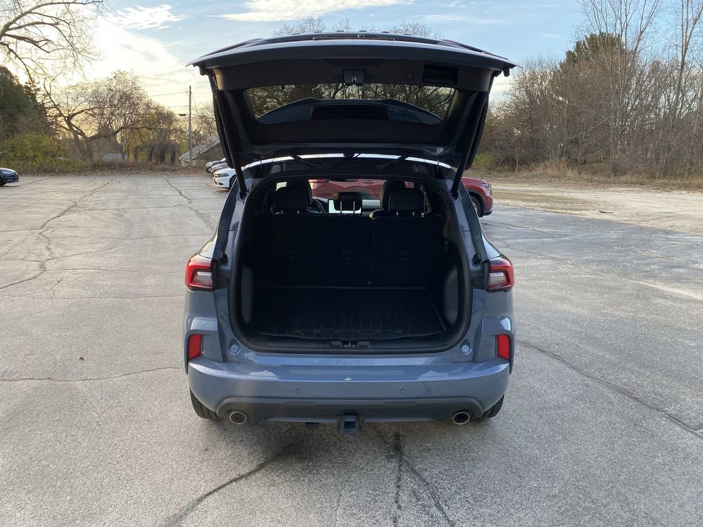 Certified 2025 Ford Escape ST-Line Elite w/ Premium Technology Package image 18