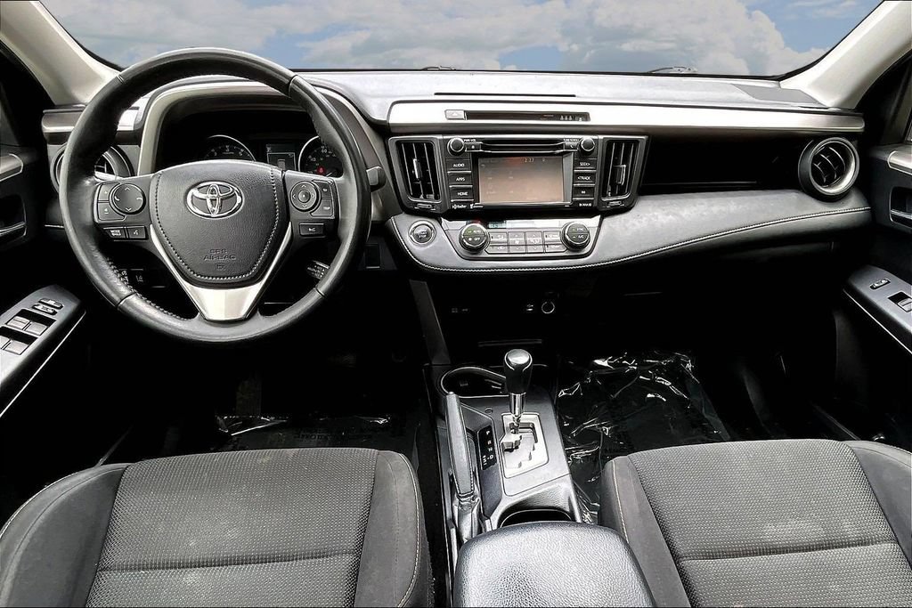 Used 2018 Toyota RAV4 XLE FWD image 9