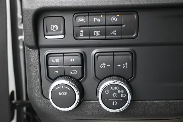 Used 2025 Chevrolet Tahoe RST w/ Comfort Package AWD/4WD image 8