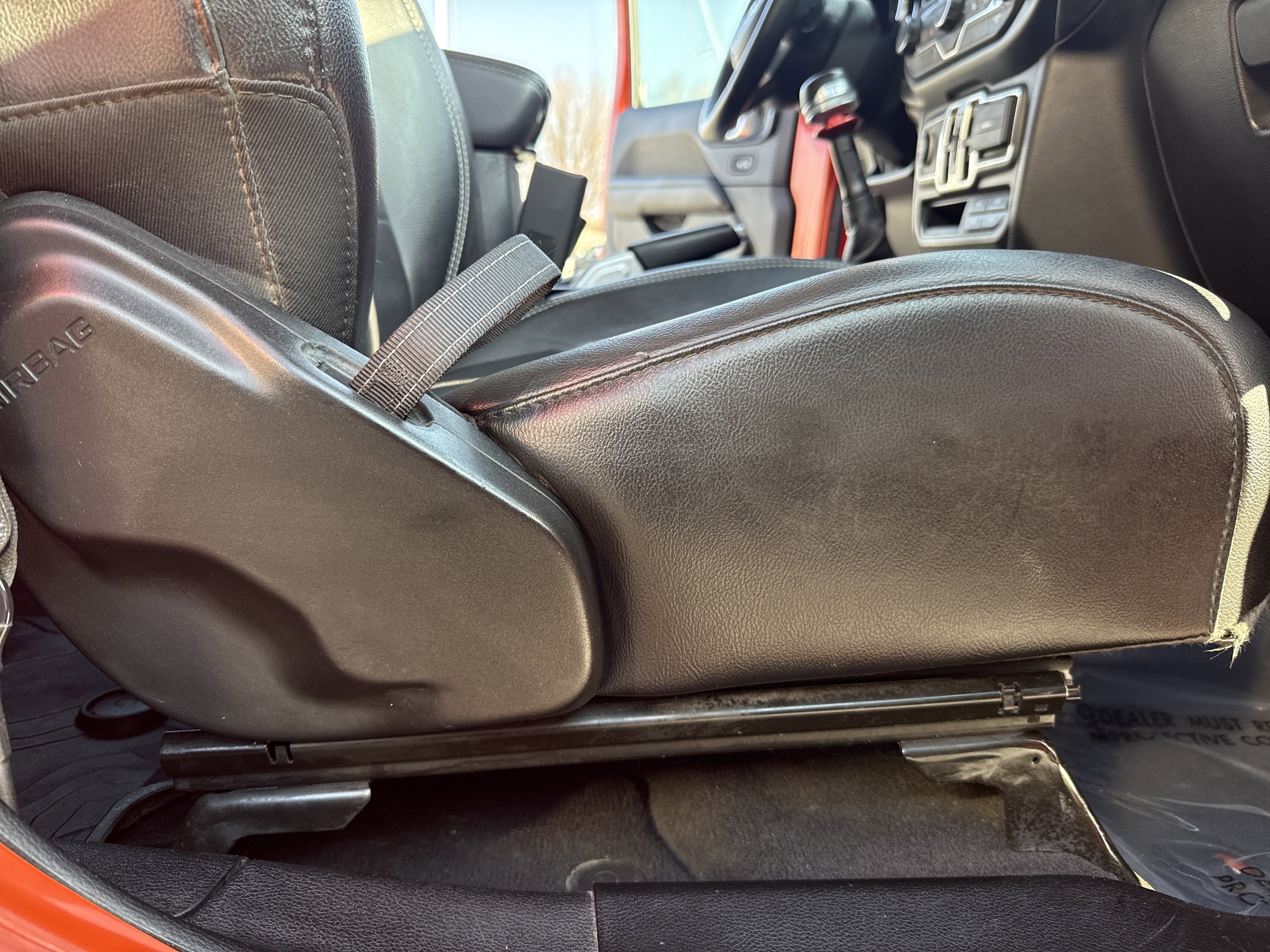 Used 2019 Jeep Wrangler Unlimited Sahara w/ Uconnect 4C Nav & Sound Group image 41