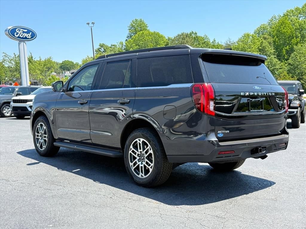 Certified 2025 Ford Expedition Active AWD/4WD image 6