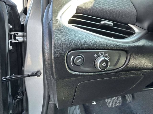Used 2025 Chevrolet Malibu LT FWD image 17