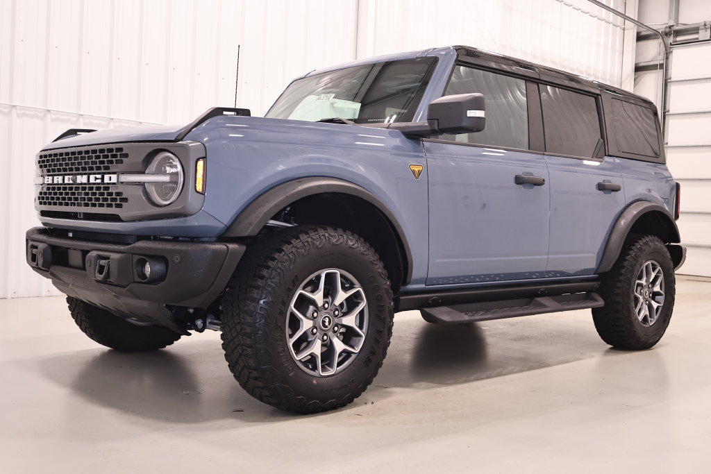 Certified 2025 Ford Bronco Badlands AWD/4WD image 6