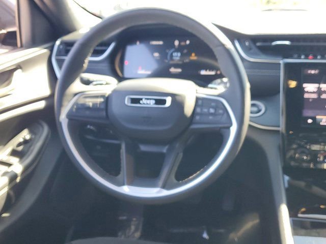 Used 2023 Jeep Grand Cherokee Altitude image 20