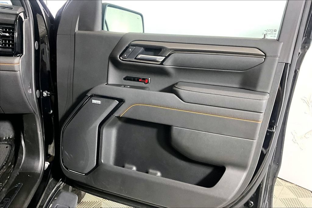 Used 2025 GMC Sierra 1500 AT4 w/ AT4 Premium Package AWD/4WD image 19