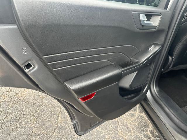 Certified 2025 Ford Escape Platinum AWD/4WD image 30