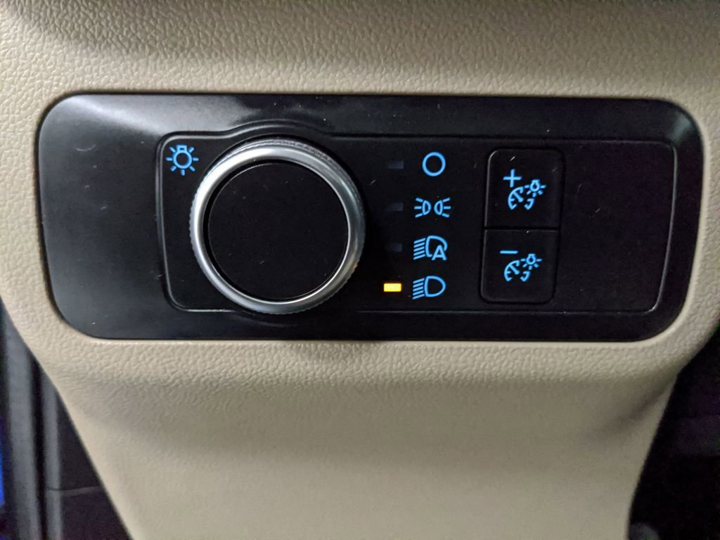 Certified 2021 Ford Escape SE w/ Cold Weather Package image 15