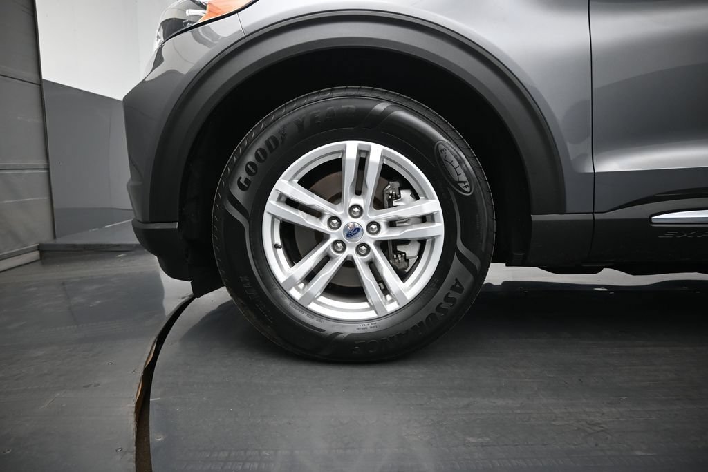 Certified 2021 Ford Explorer XLT RWD image 28