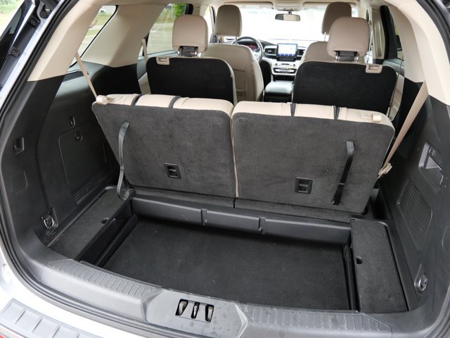 Certified 2022 Ford Explorer XLT w/ Equipment Group 202A AWD/4WD image 9