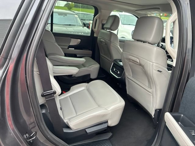 Certified 2025 Ford Expedition Active AWD/4WD image 46