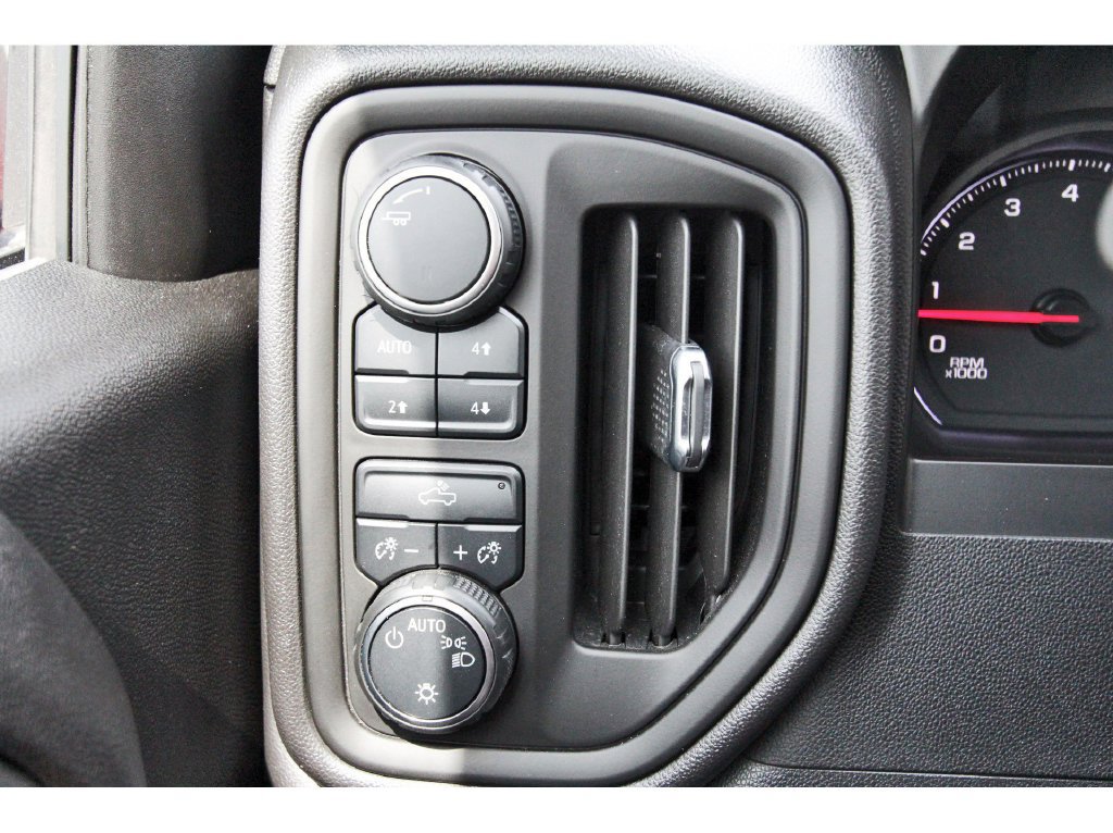 Used 2020 Chevrolet Silverado 1500 Custom Trail Boss w/ Custom Convenience Package AWD/4WD image 19