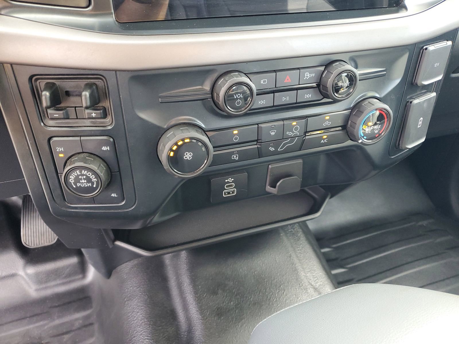 Certified 2025 Ford F150 XL w/ Tow/Haul Package AWD/4WD image 23