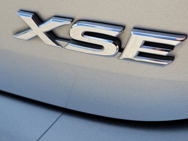 Used 2020 Toyota Camry XSE FWD image 11