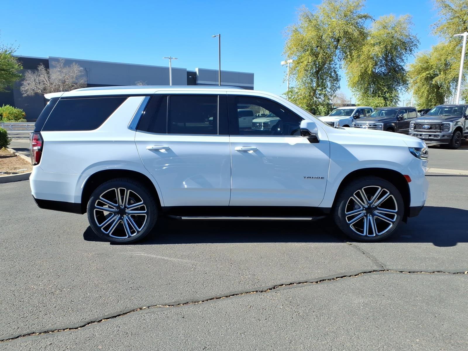 Used 2022 Chevrolet Tahoe LT w/ Luxury Package image 2