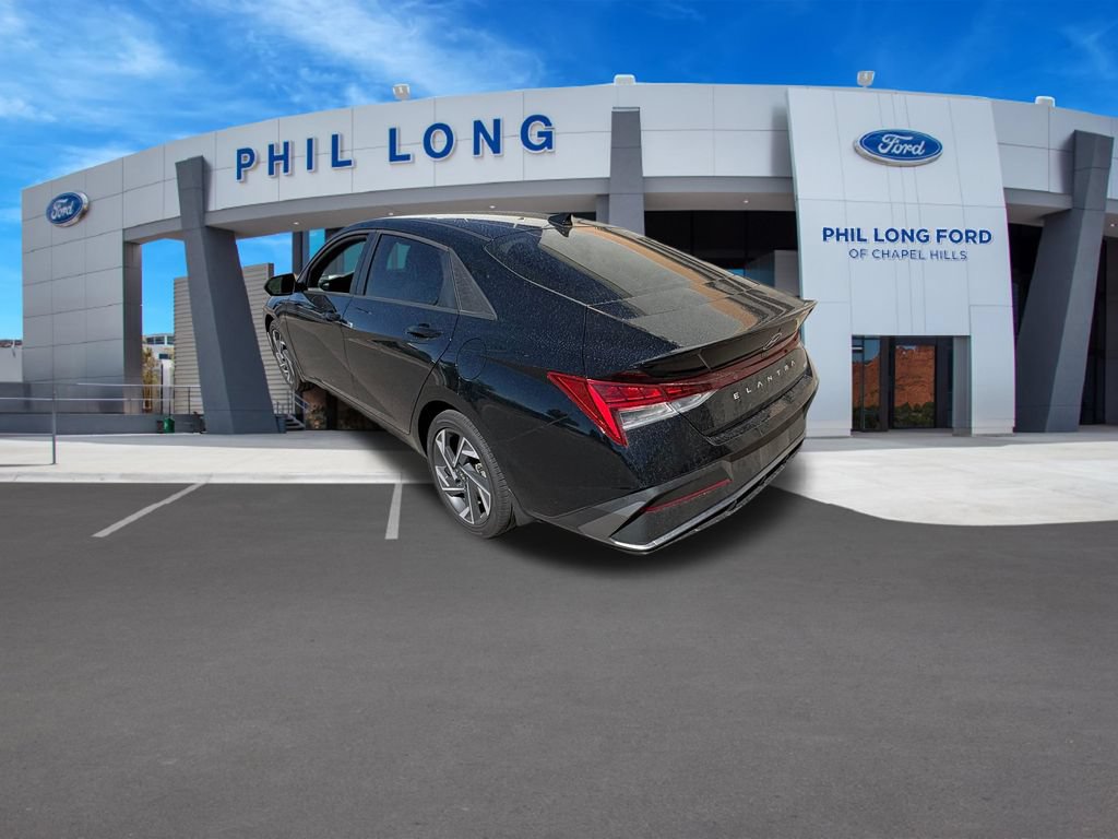 Used 2025 Hyundai Elantra SEL FWD image 3