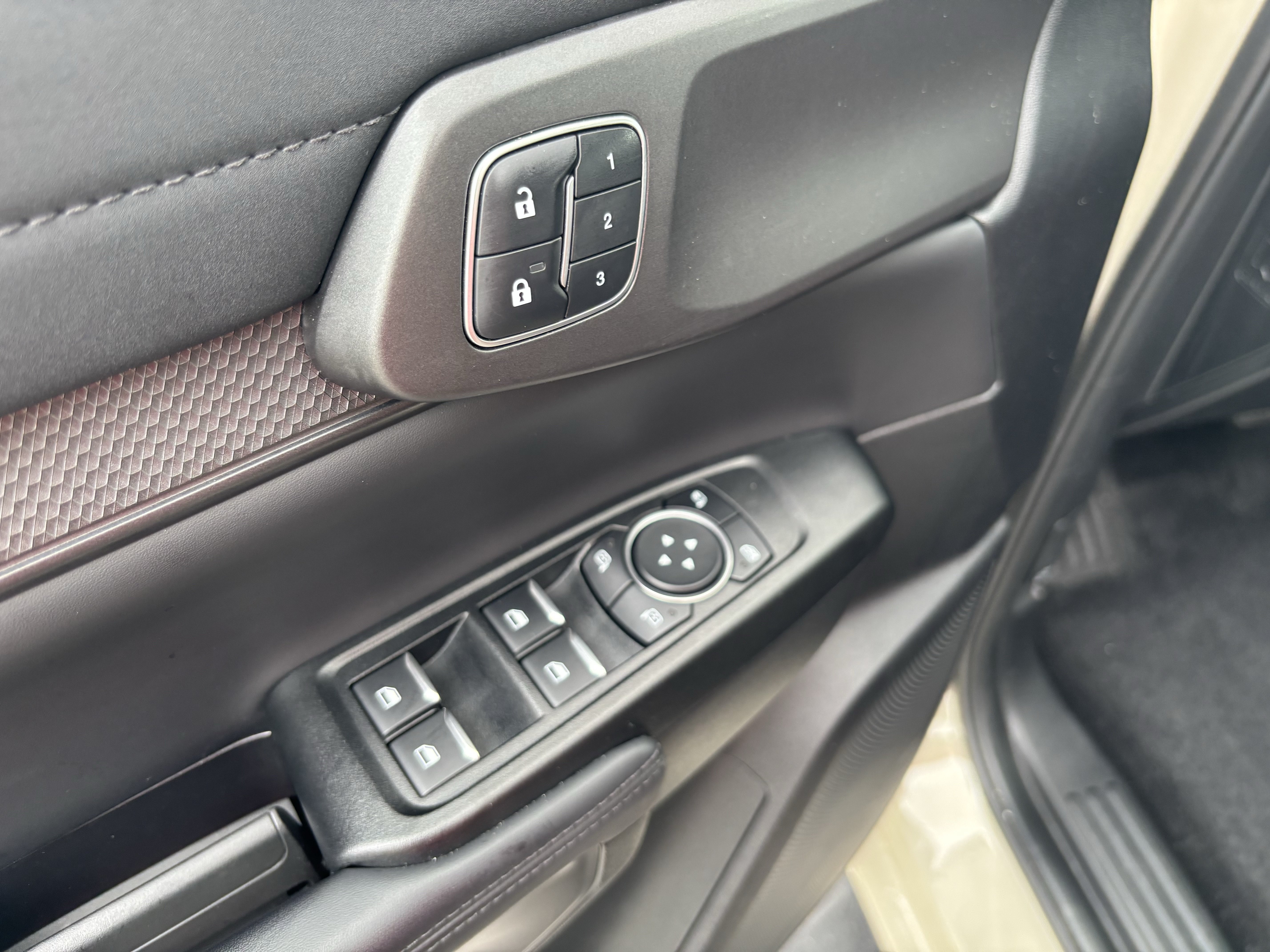 Certified 2025 Ford Ranger Raptor AWD/4WD image 10
