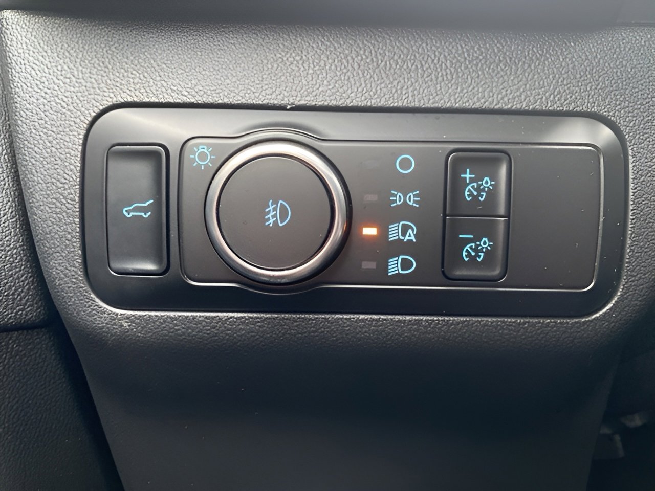 Certified 2023 Ford Escape ST-Line Select w/ Tech Pack #2 image 16