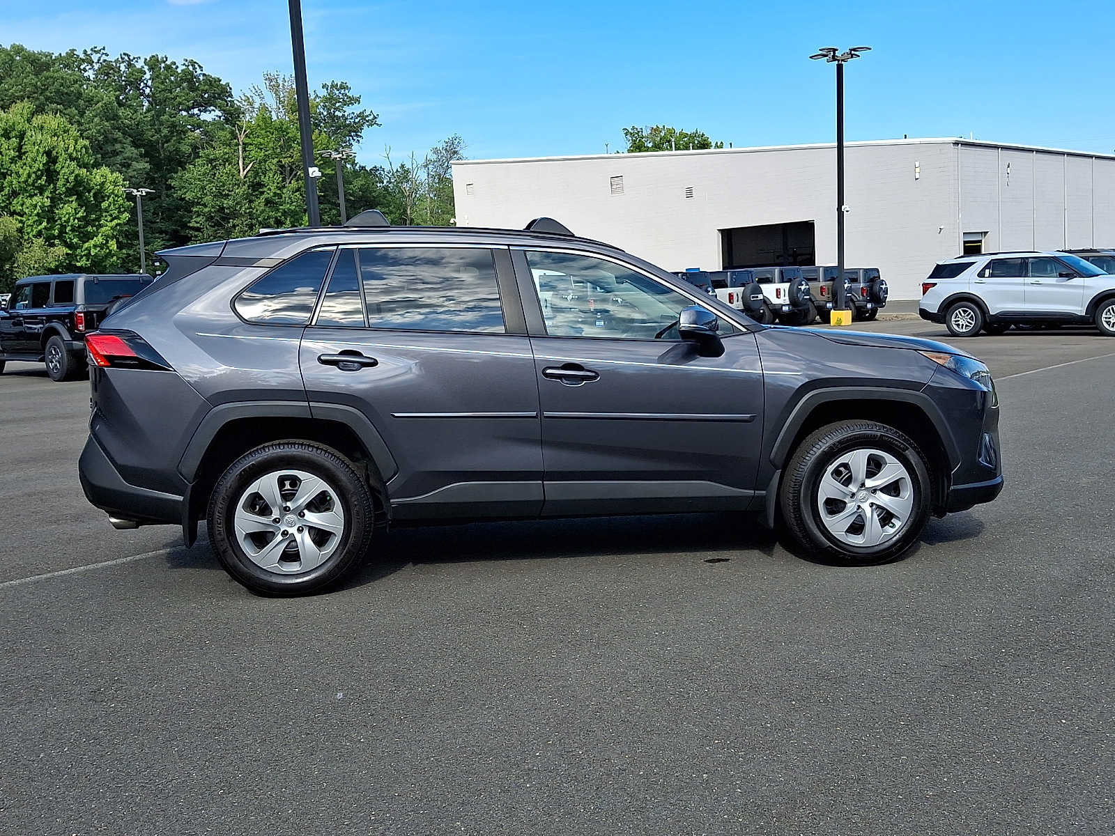 Used 2020 Toyota RAV4 LE w/ All Weather Liner Package AWD/4WD image 7