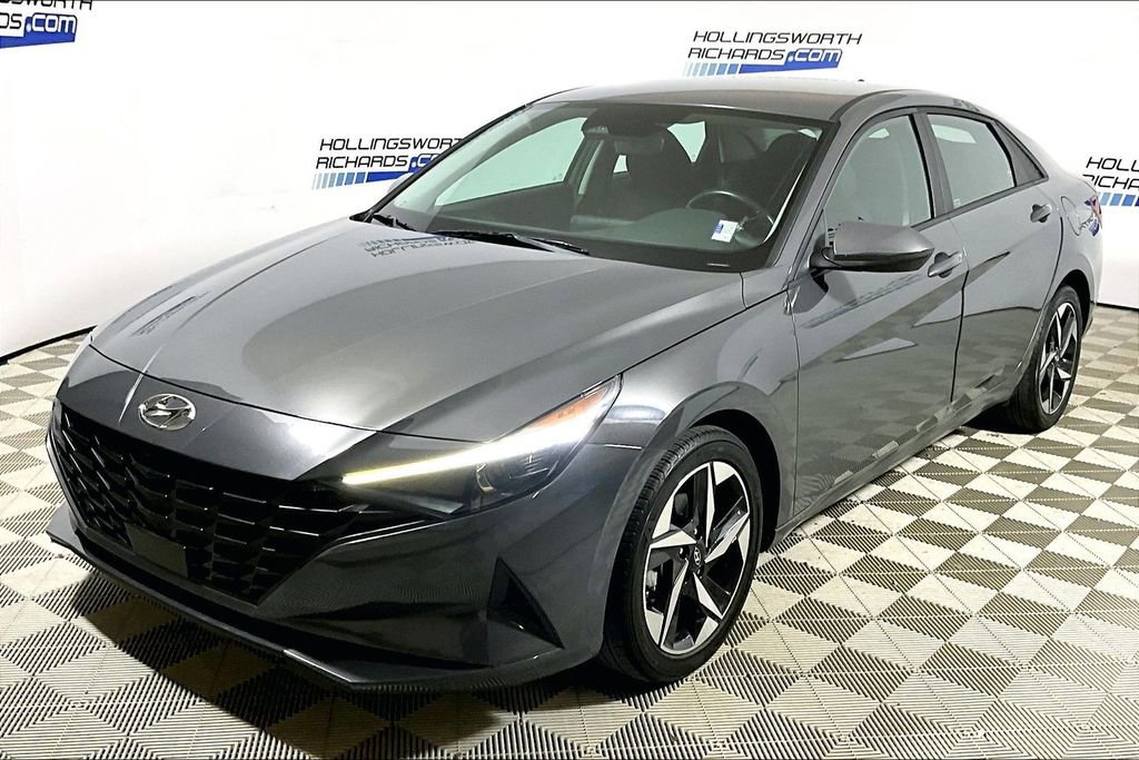 Used 2023 Hyundai Elantra SEL w/ Convenience Package image 1