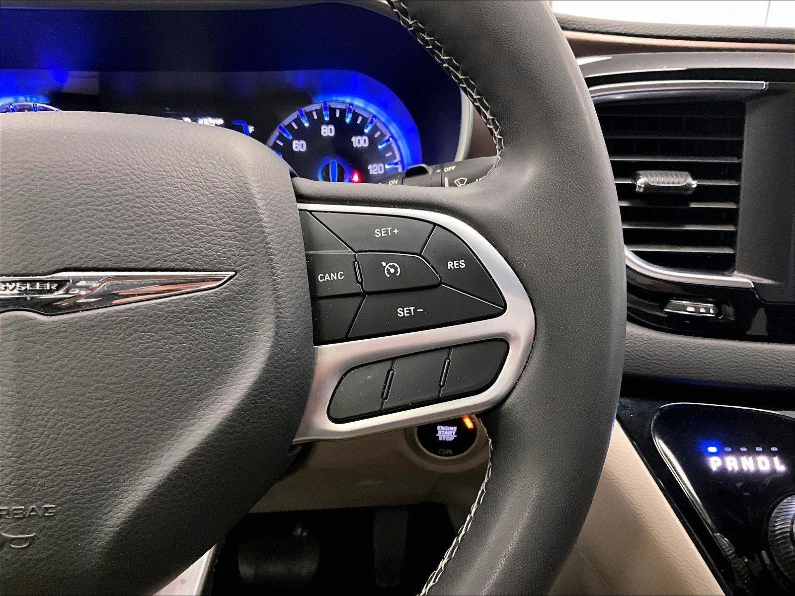 Used 2023 Chrysler Voyager LX image 18