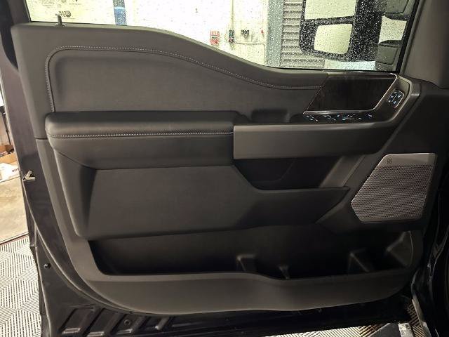 Certified 2025 Ford F250 Lariat w/ Chrome Package AWD/4WD image 17