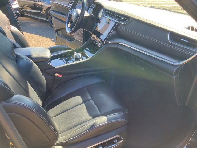 Used 2022 Jeep Grand Cherokee Overland w/ Luxury Tech Group IV image 14