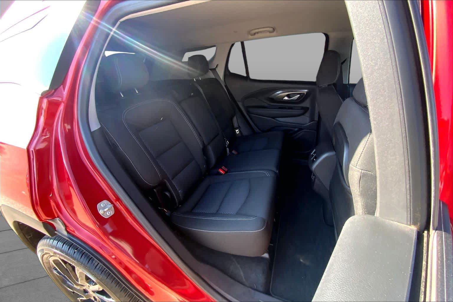 Used 2024 GMC Terrain SLE w/ Driver Convenience Package FWD image 20