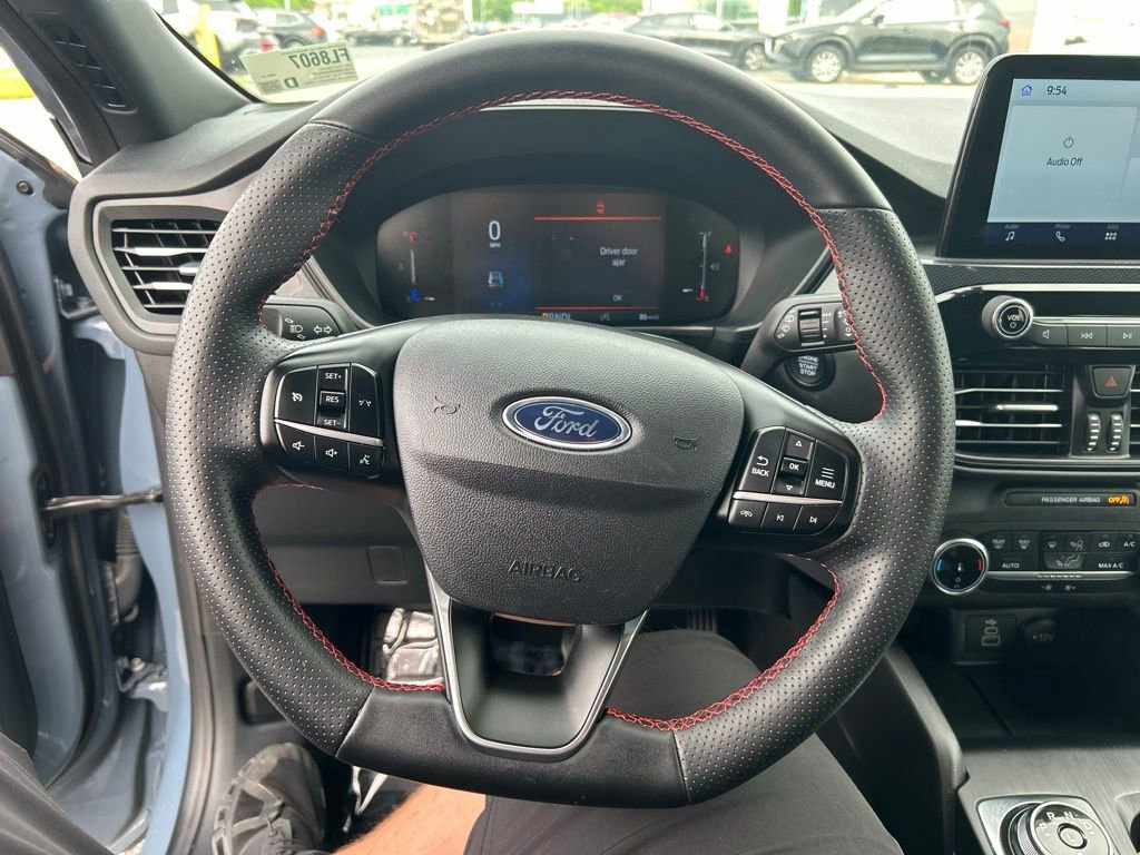 Certified 2025 Ford Escape ST-Line FWD image 23