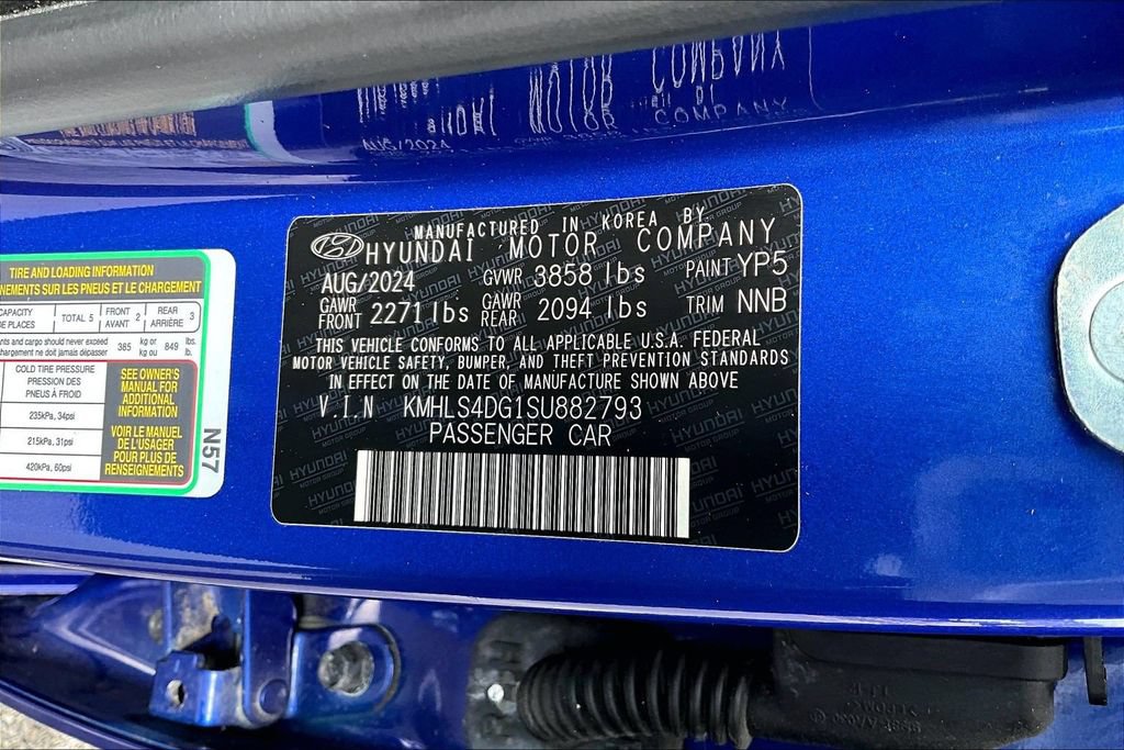 Used 2025 Hyundai Elantra SEL FWD image 32