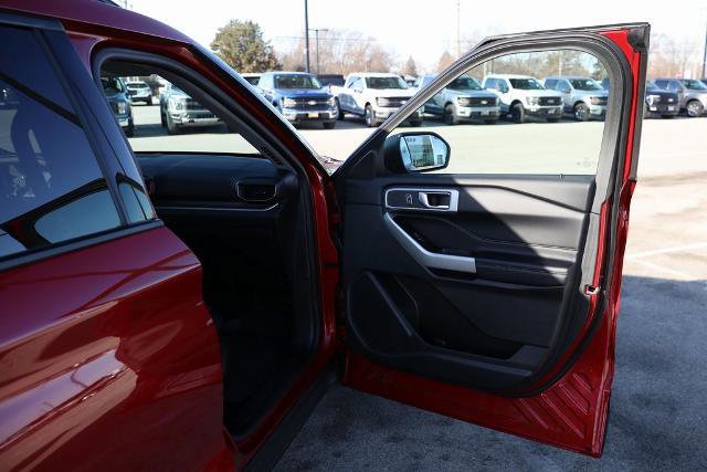 Certified 2021 Ford Explorer XLT w/ Equipment Group 202A image 33