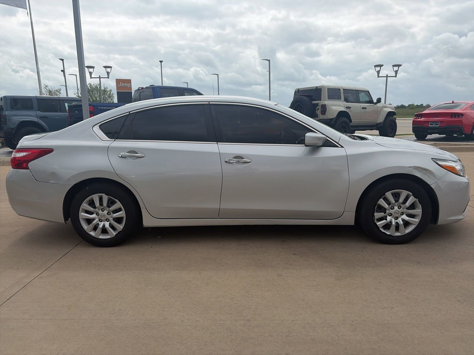 Used 2017 Nissan Altima 2.5 S w/ Power Driver Seat Package image 6