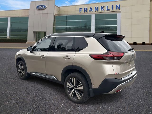 Used 2021 Nissan Rogue Platinum image 3