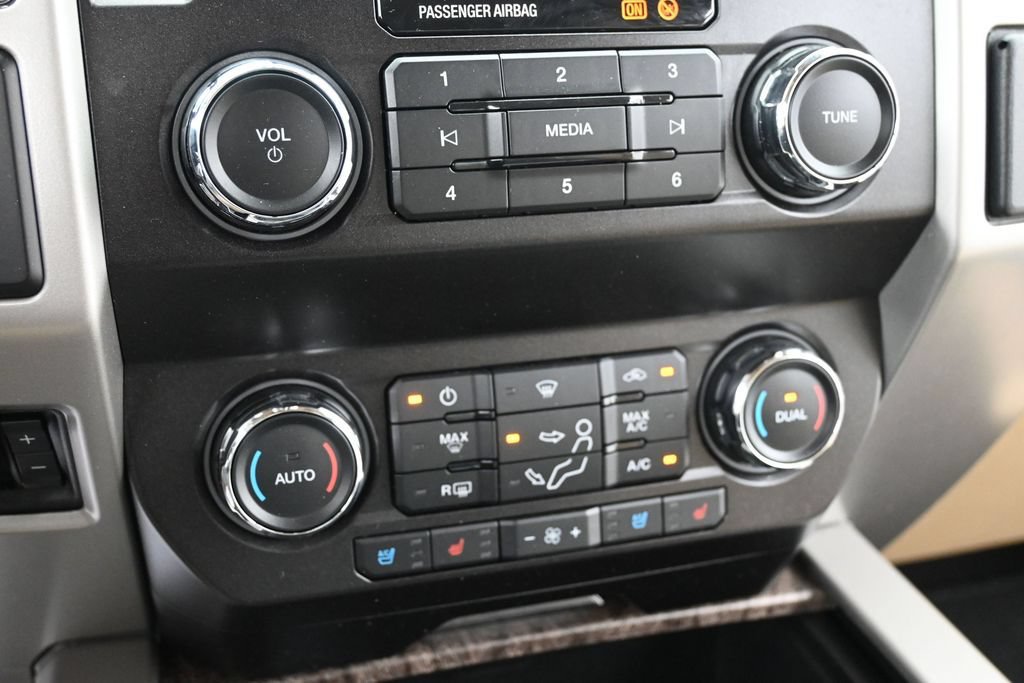 Certified 2019 Ford F350 Lariat w/ Chrome Package AWD/4WD image 11