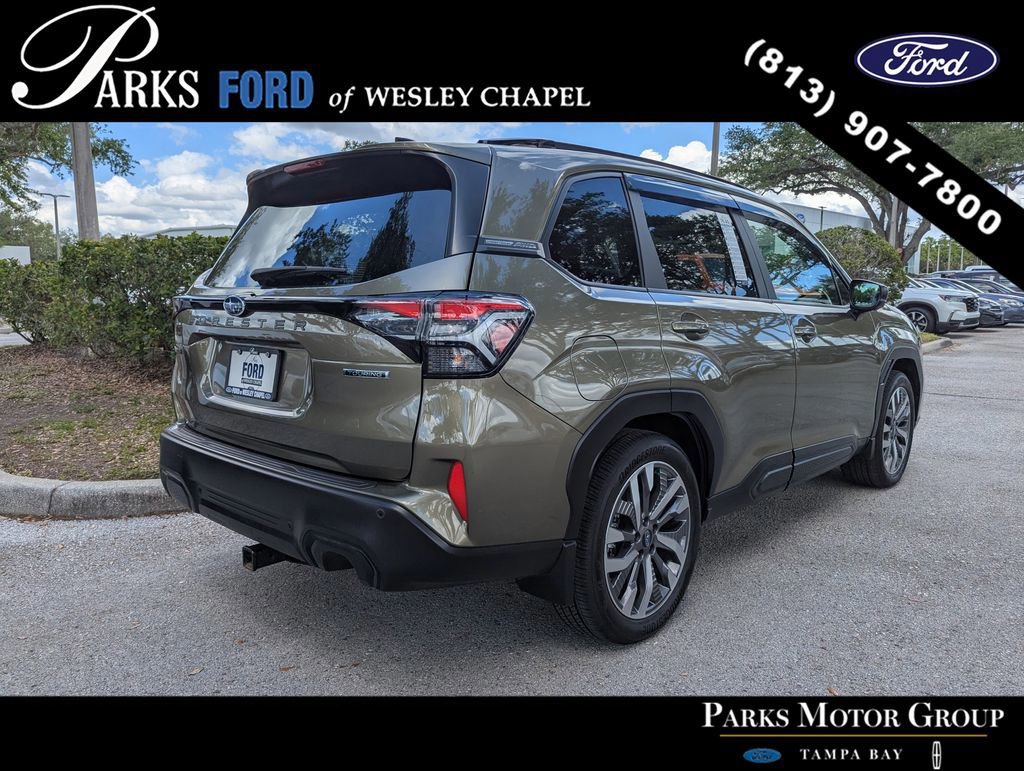 Used 2025 Subaru Forester Touring image 3