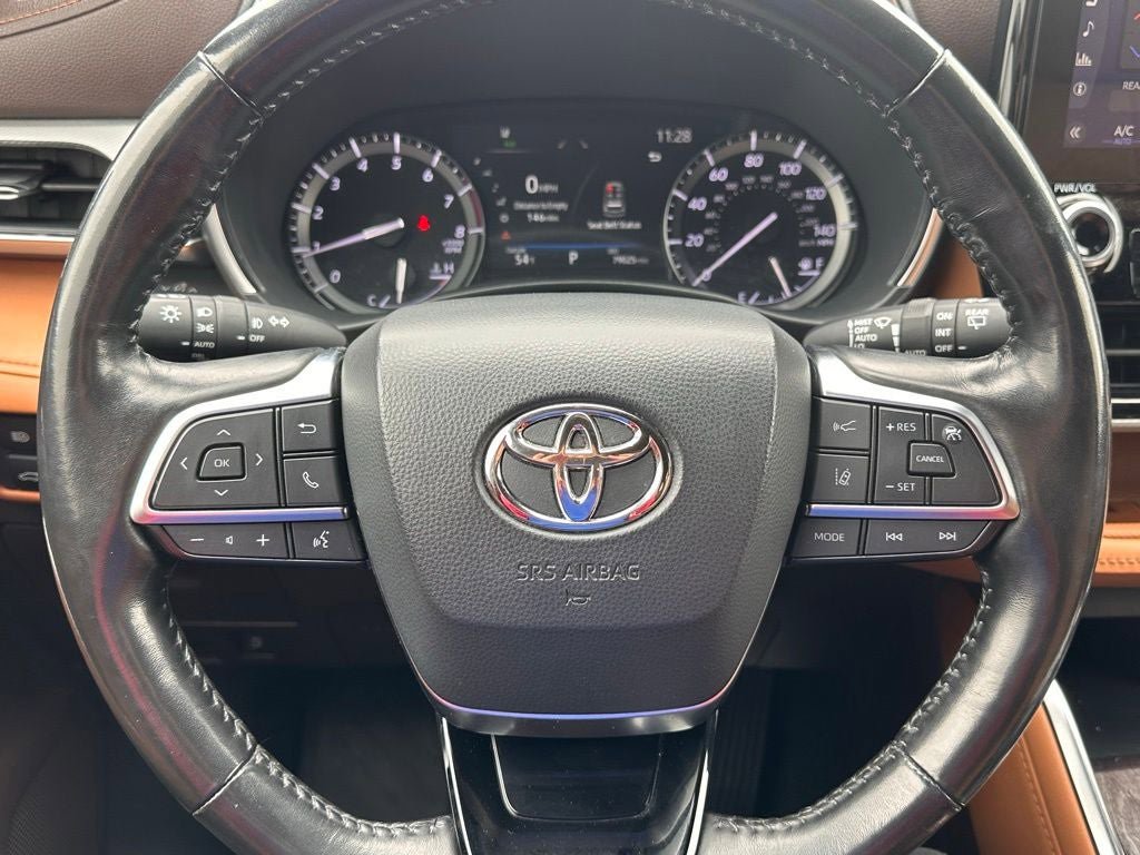 Used 2021 Toyota Highlander Platinum AWD/4WD image 29
