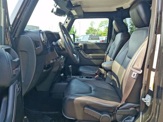 Used 2018 Jeep Wrangler Unlimited Sahara AWD/4WD image 17