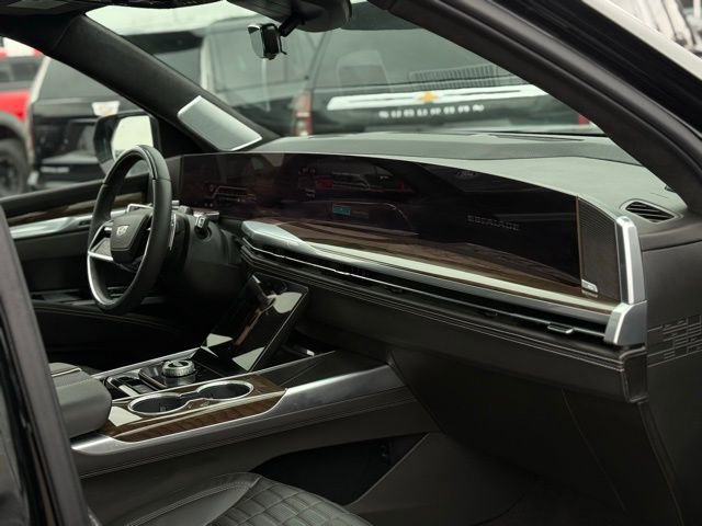 Used 2026 Cadillac Escalade Platinum Sport image 33