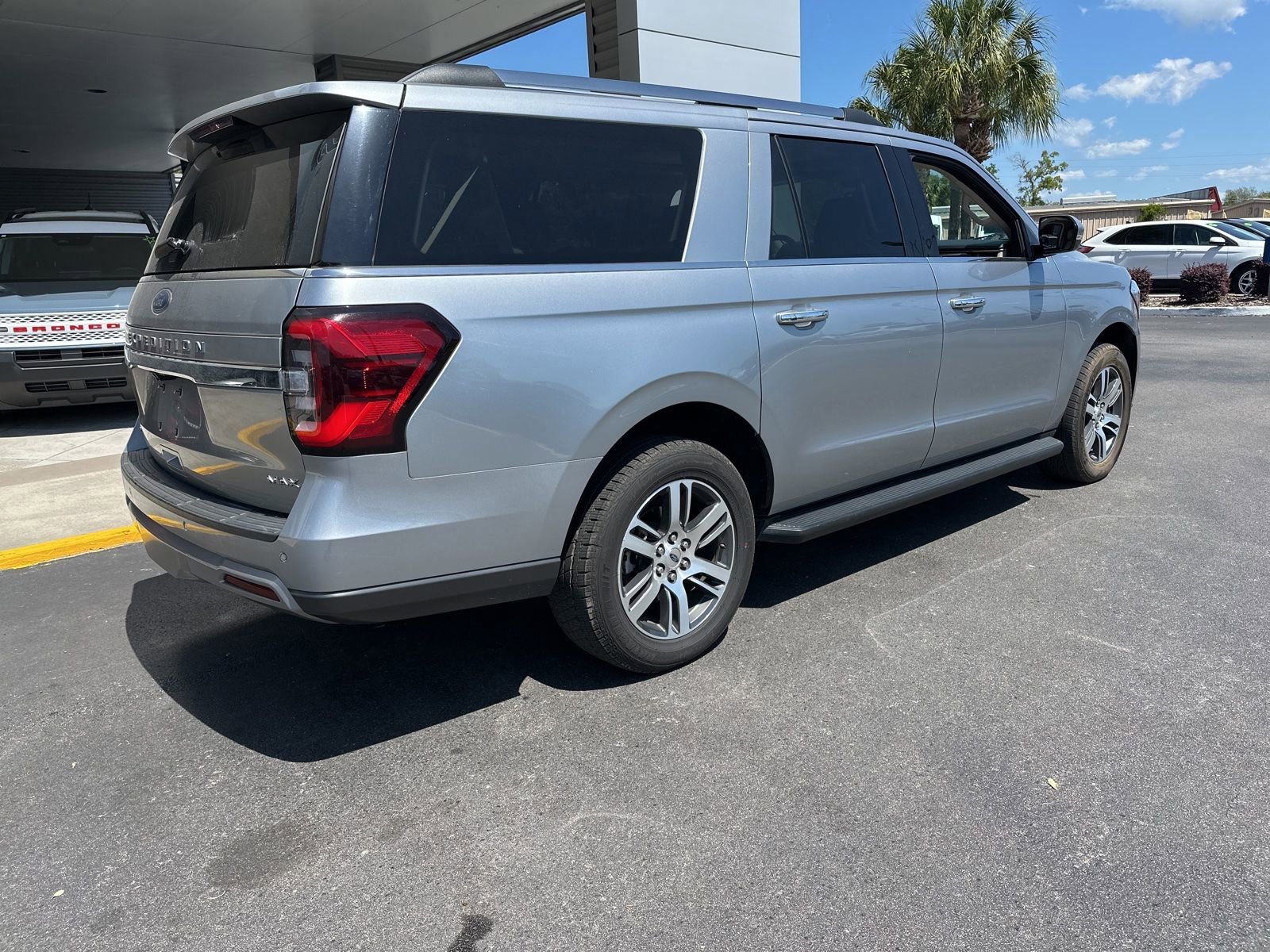 Certified 2024 Ford Expedition Max Limited RWD image 4
