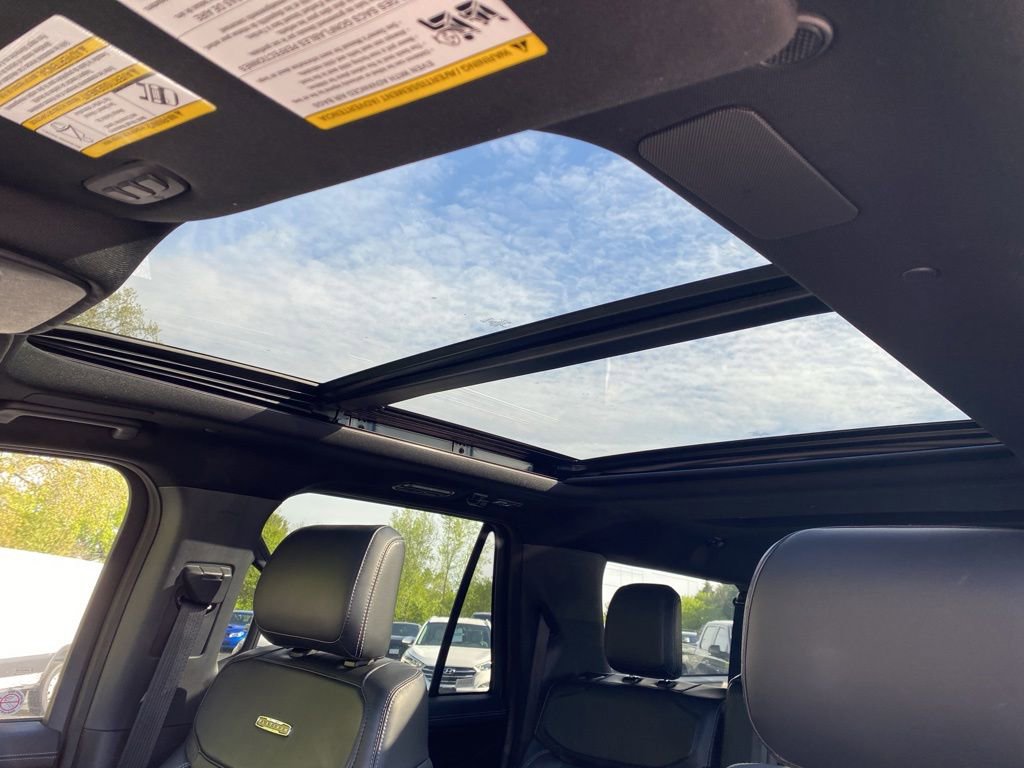 Certified 2025 Ford Expedition Max Platinum w/ Stealth Performance Package AWD/4WD image 10