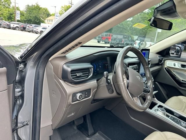 Certified 2021 Ford Explorer Platinum w/ Equipment Group 601A AWD/4WD image 31