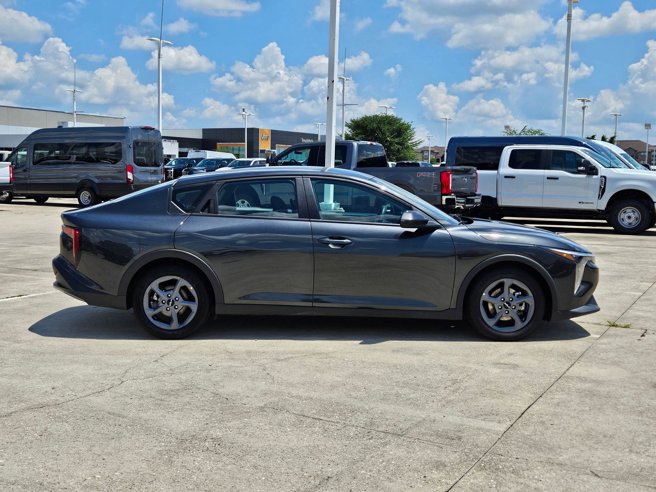 Used 2025 Kia K4 FWD image 2