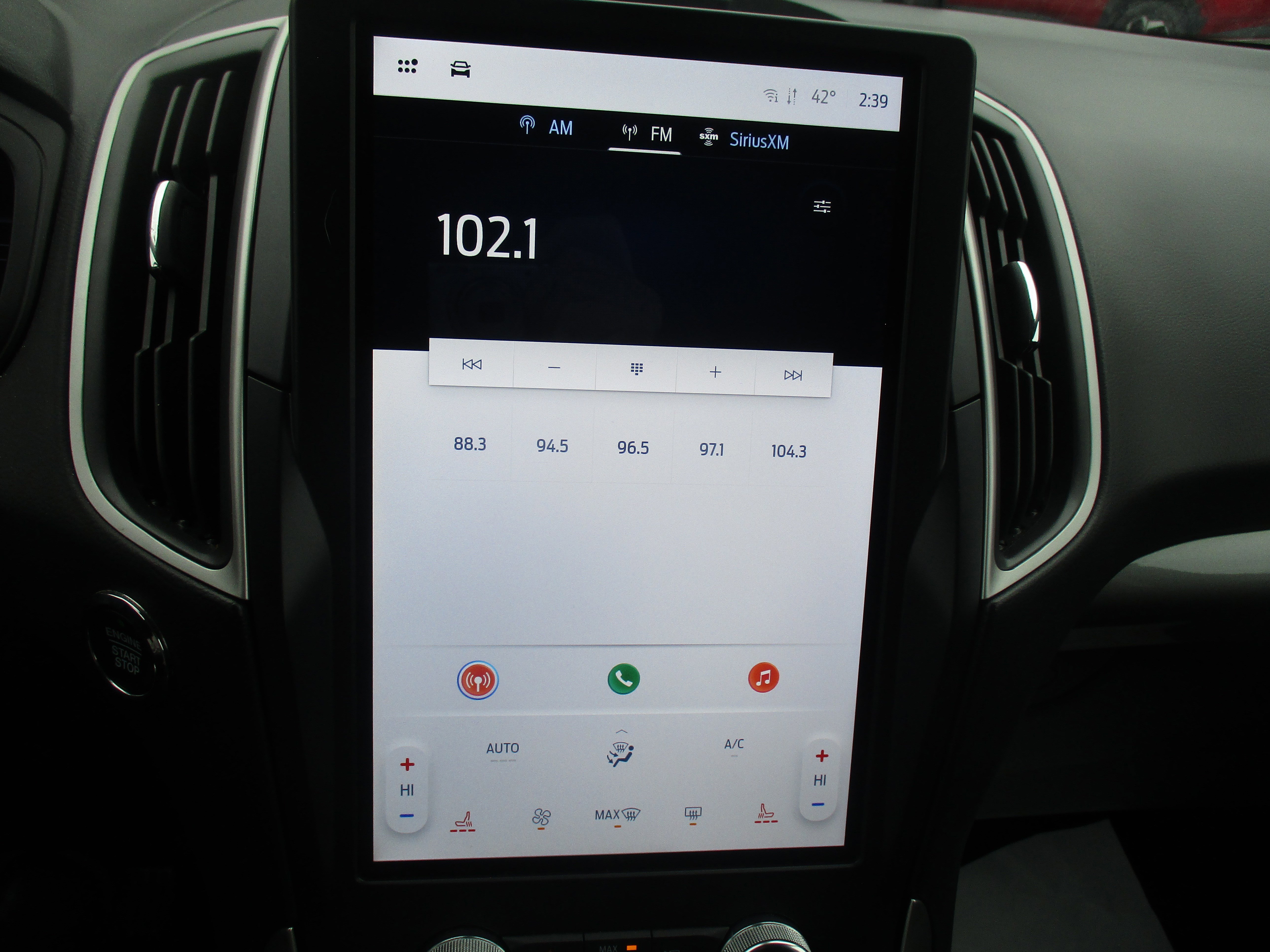 Certified 2024 Ford Edge SEL image 17