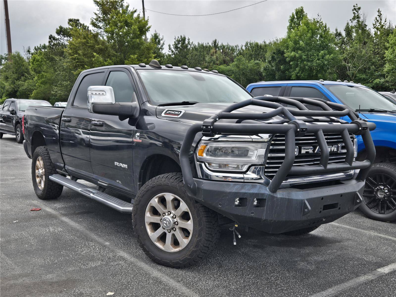 Used 2023 RAM 2500 Laramie AWD/4WD image 3