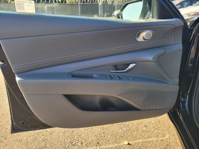 Used 2025 Hyundai Elantra SEL FWD image 18