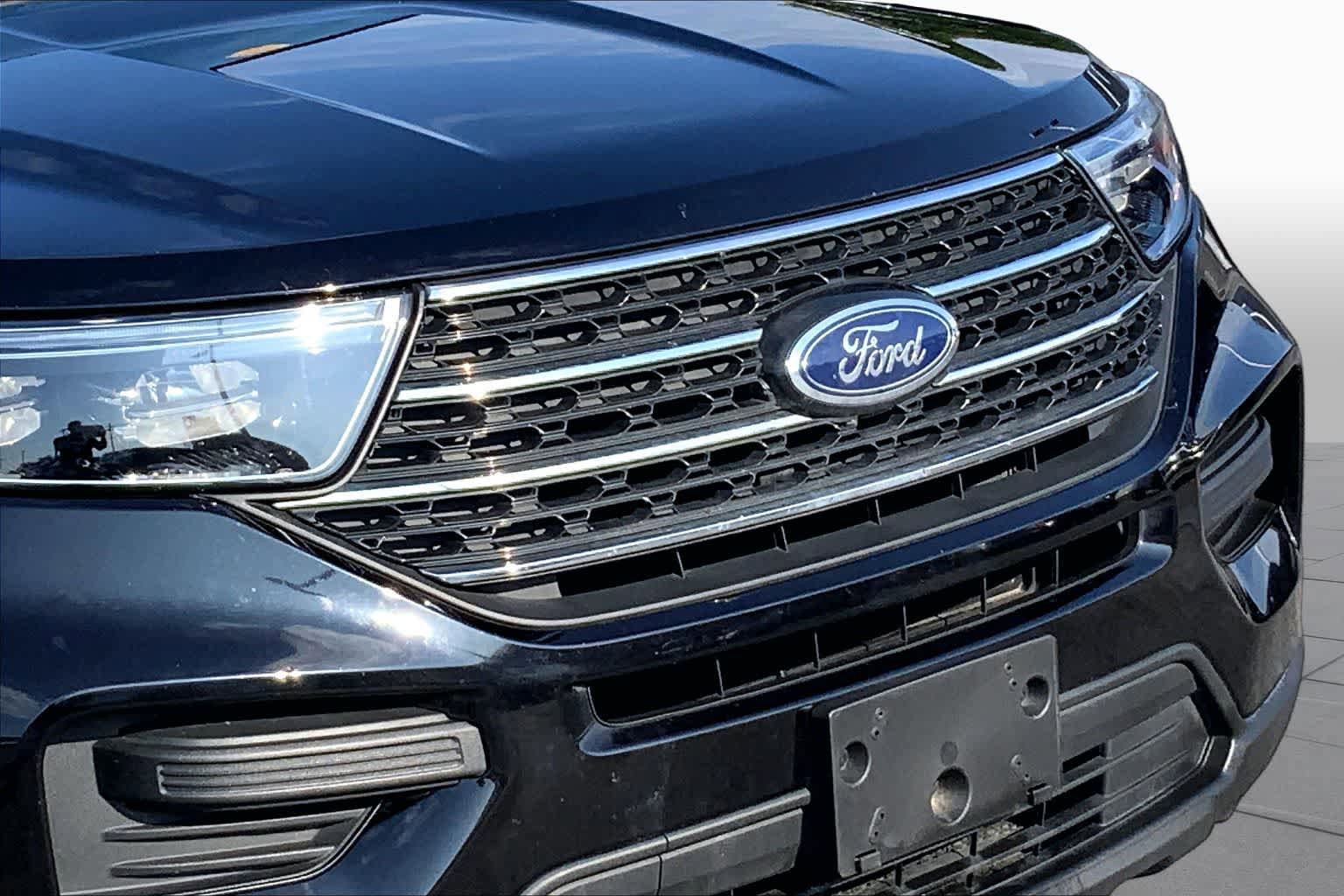 Certified 2023 Ford Explorer XLT RWD image 26