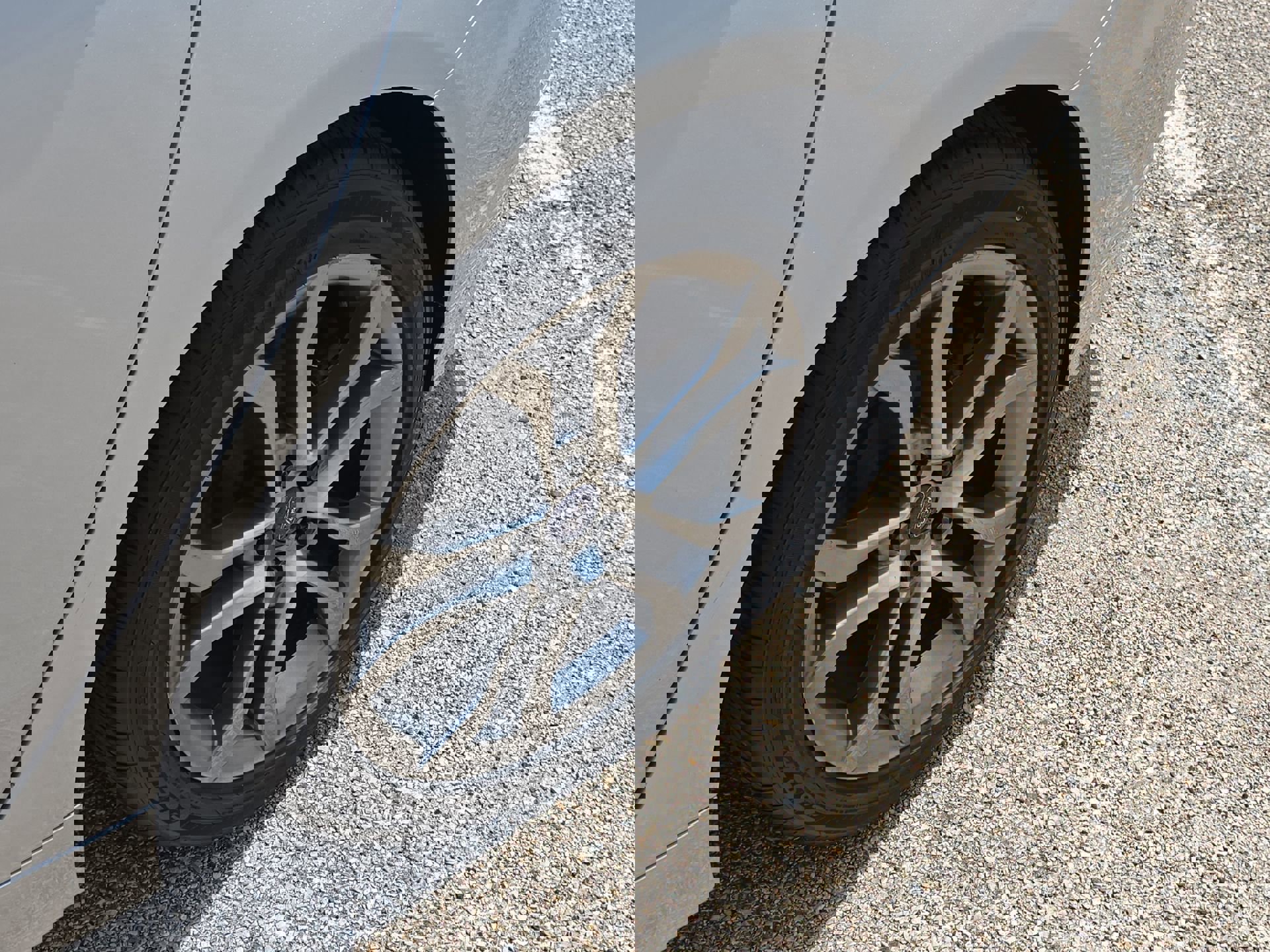 Certified 2017 Ford Fusion SE w/ Equipment Group 201A FWD image 10